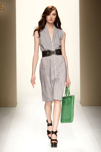 Look 14